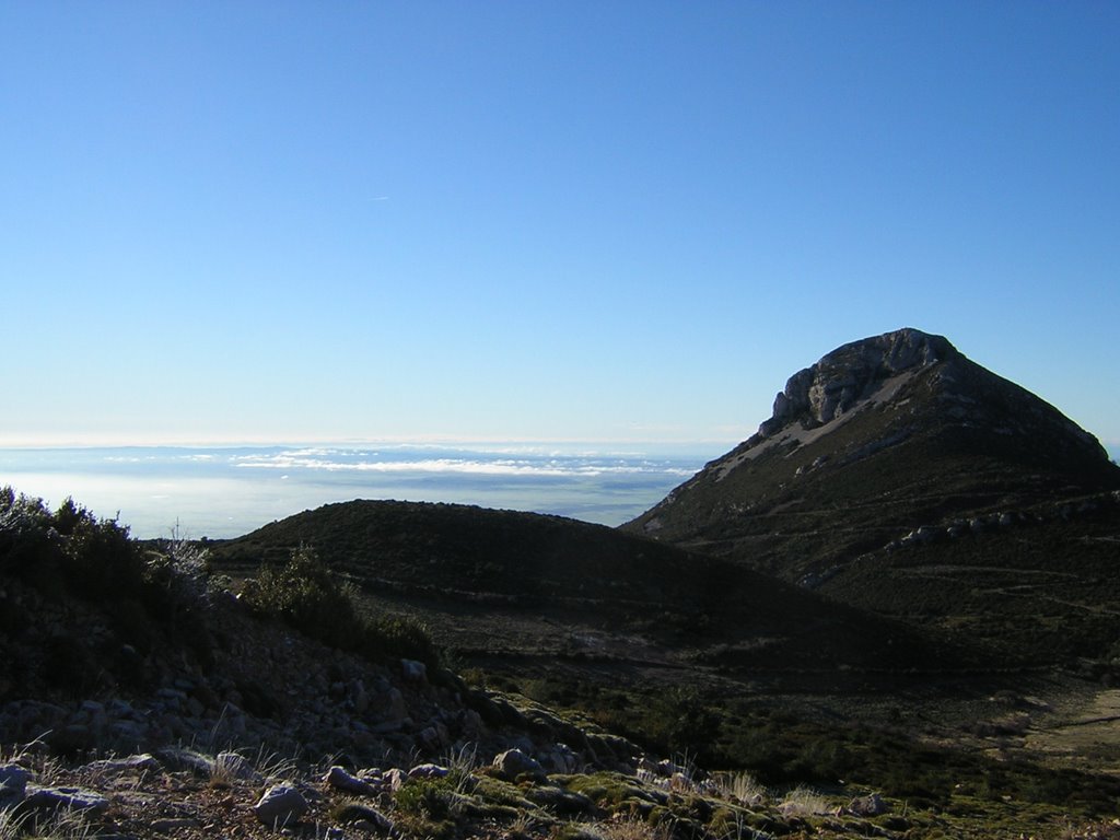 Peña de Gratal desde Fenes by J.Enrique.R.S.J