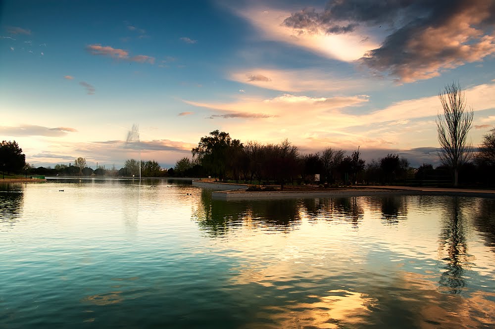 Atardecer en el Lago. Parla Madrid. by TinocoMartin