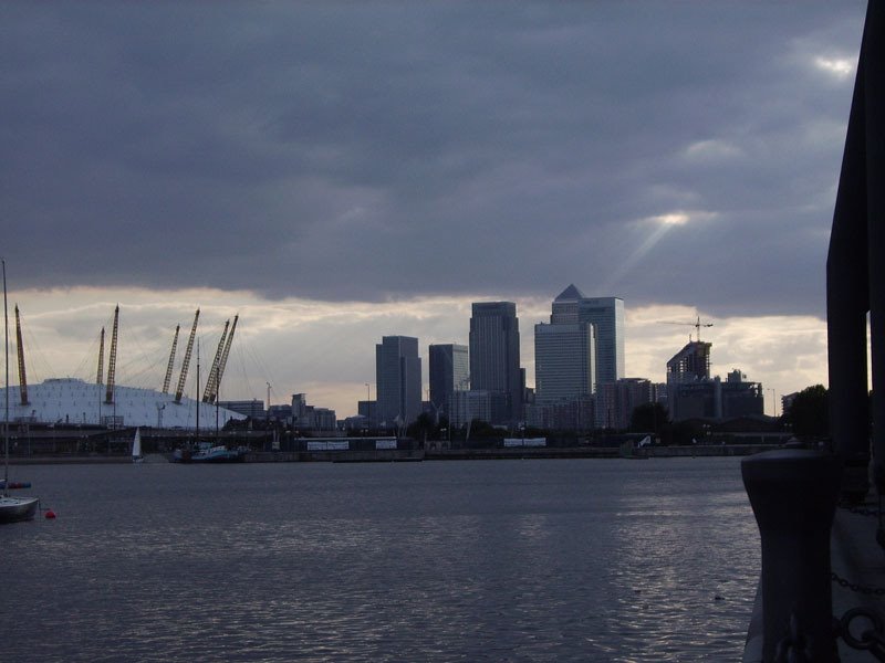 View of MD and Canary Wharf from Hotel by Brouns