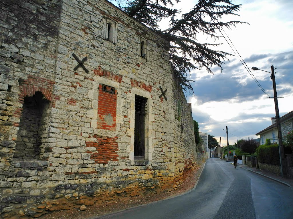 Cahors, Lot, Midi-Pyrénées, France by Photo Guide