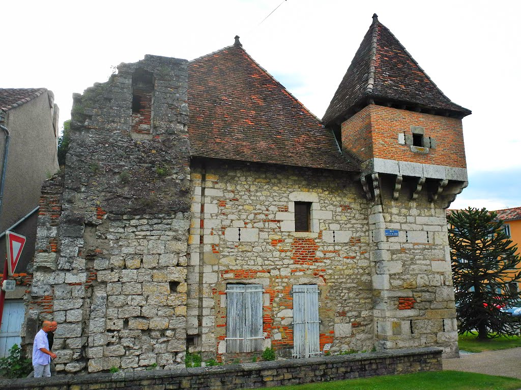 La Barbacane - Cahors, Lot, Midi-Pyrénées, France by Photo Guide