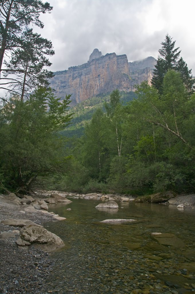 Desde La Pradera del Parque Nacional de Ordesa. Pirineos. Huesca. Aragón. España. by Bartolomé Muñoz