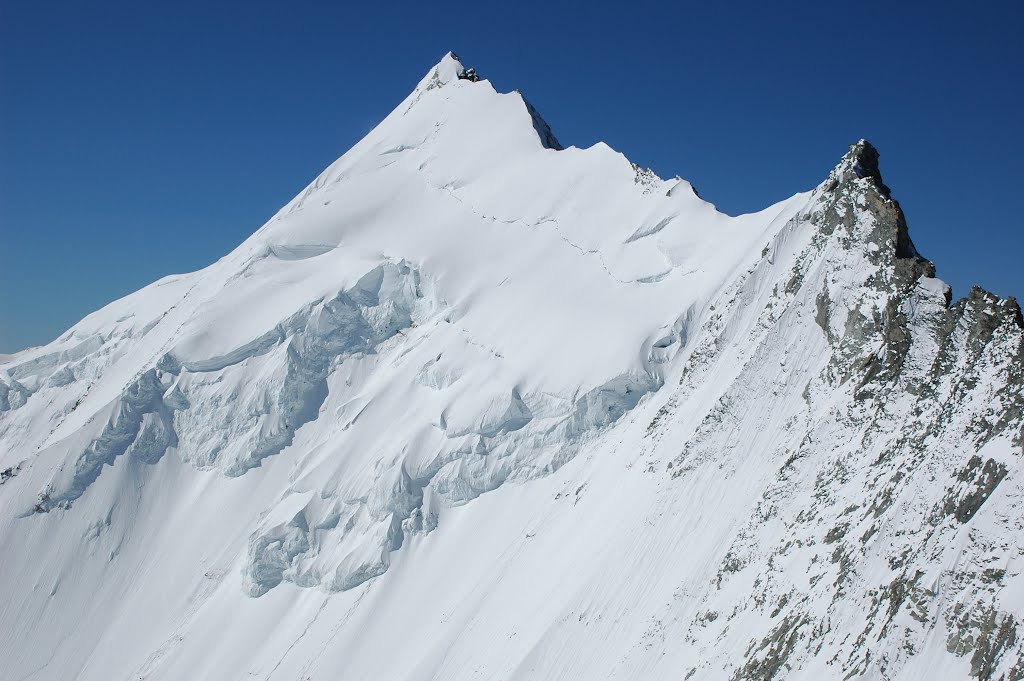 Sospensione contro gravità - Weisshorn by Luca78