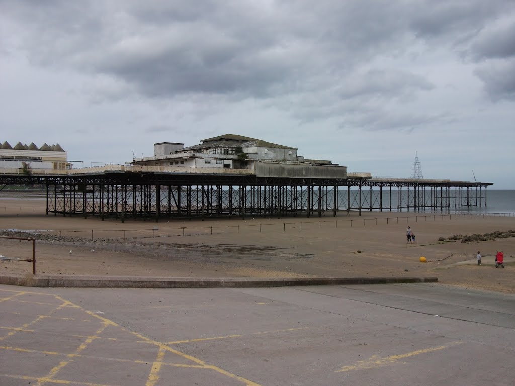 Pier under new ownership now, still closed by Bigdutchman