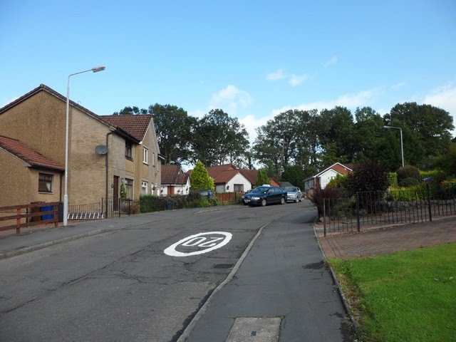 Broomhill Crescent, Bonhill by seventiescopshow