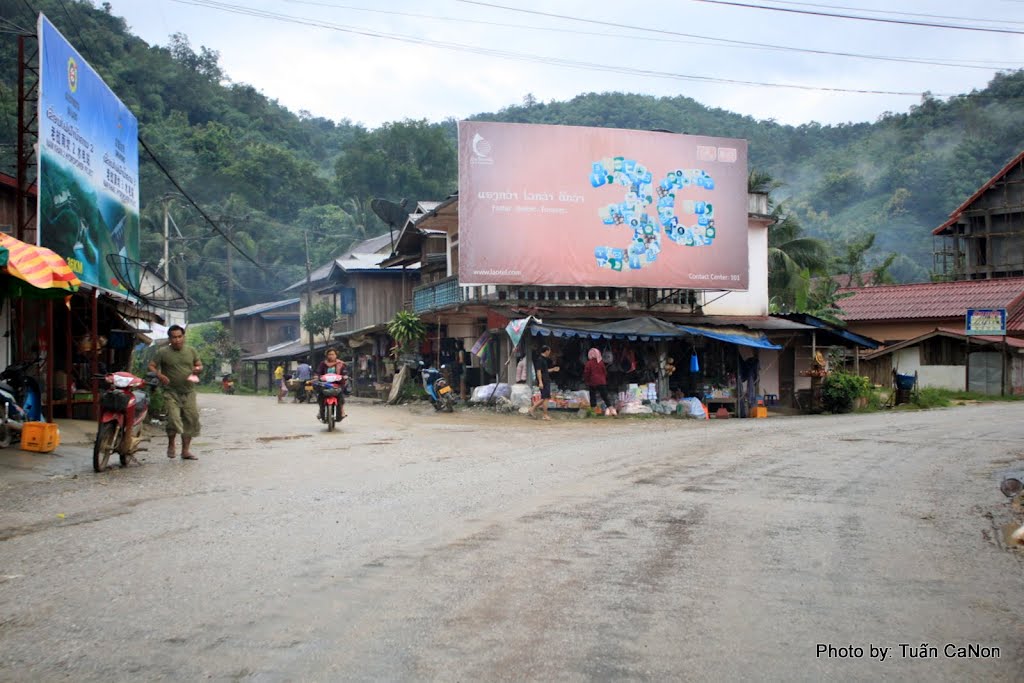 National Road 13 - Luang Prabang by Tuấn Canon