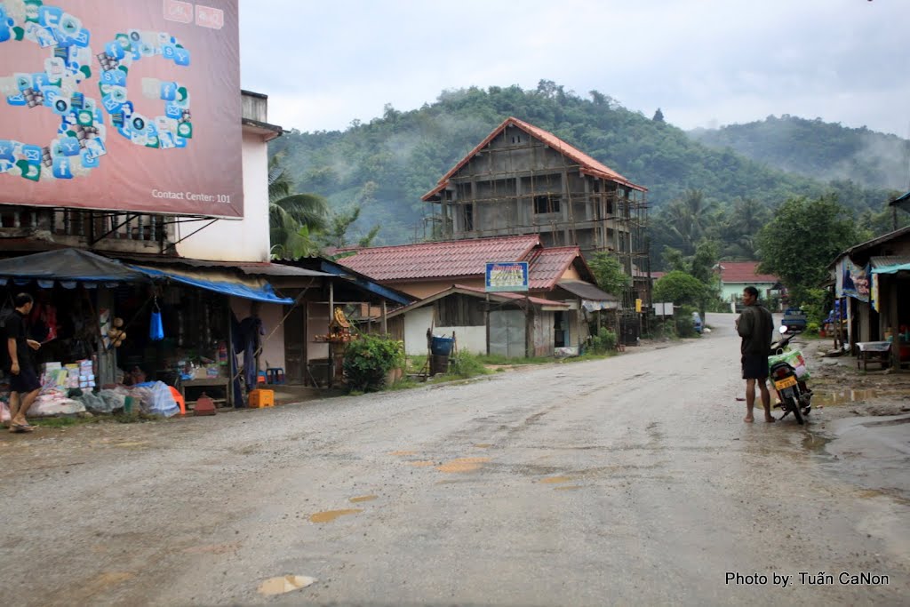 National Road 13 - Luang Prabang by Tuấn Canon