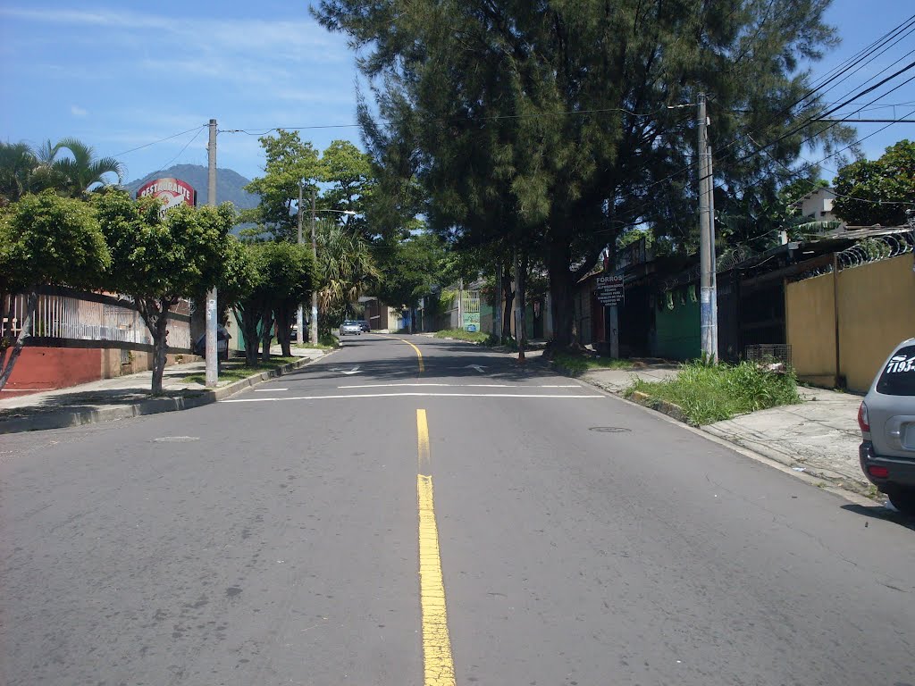 Calle Gabriela Mistral vista hacia el occidente by JMRAFFi