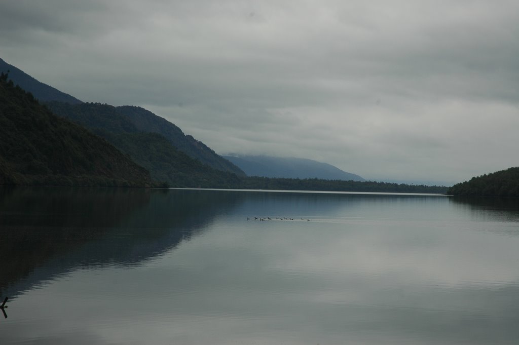 Bahía de Puyuhuapi, desde camino Copec by Juan Manuel Rico (jmrico@nilografica.es)