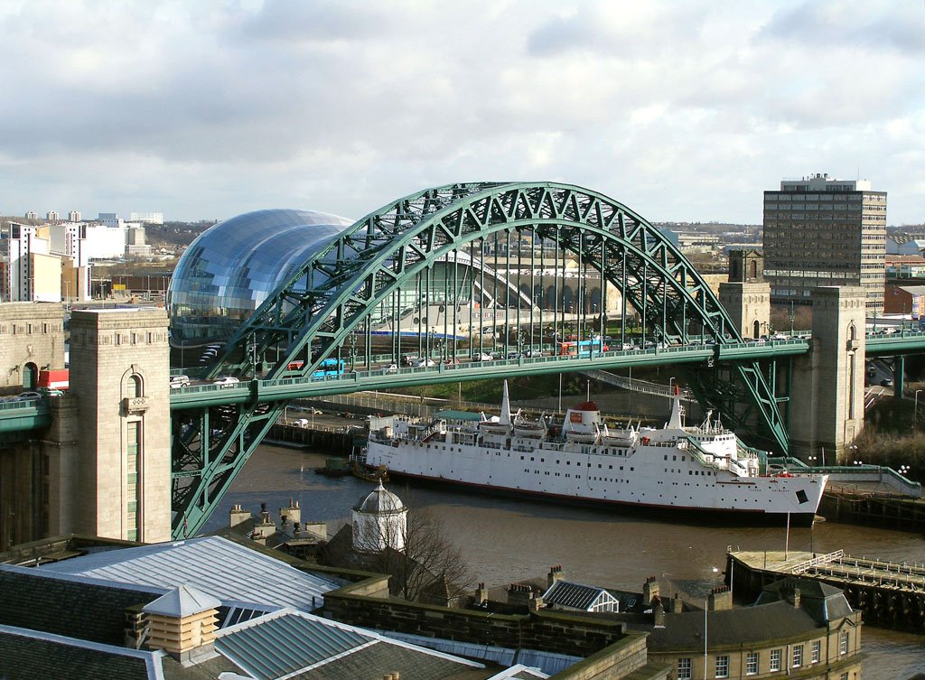 Tyne Bridge and the Tuxedo Princess by astronautilus