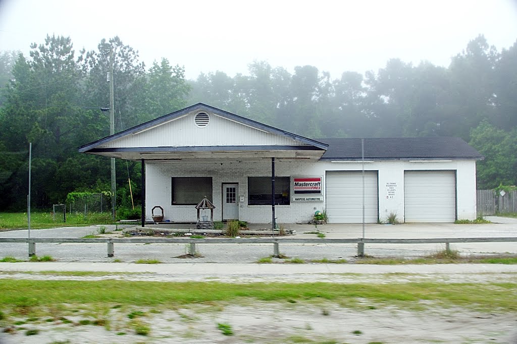 2012, Ravenel, SC - Rte 17 by Qwilleran