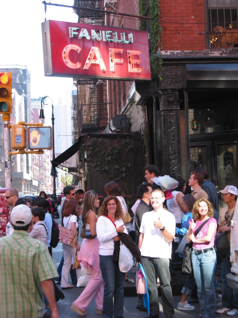 Fanelli Cafe - Soho by Phil McFarlane