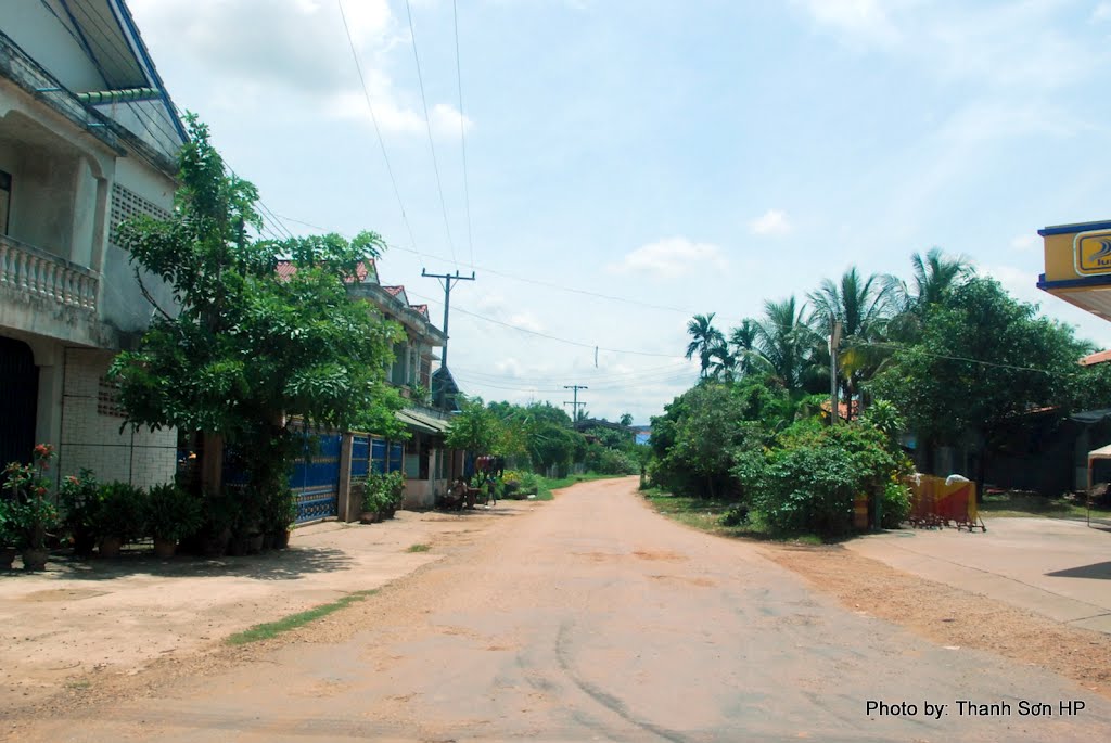 Savannakhet, Laos by Nguyễn Thanh Sơn