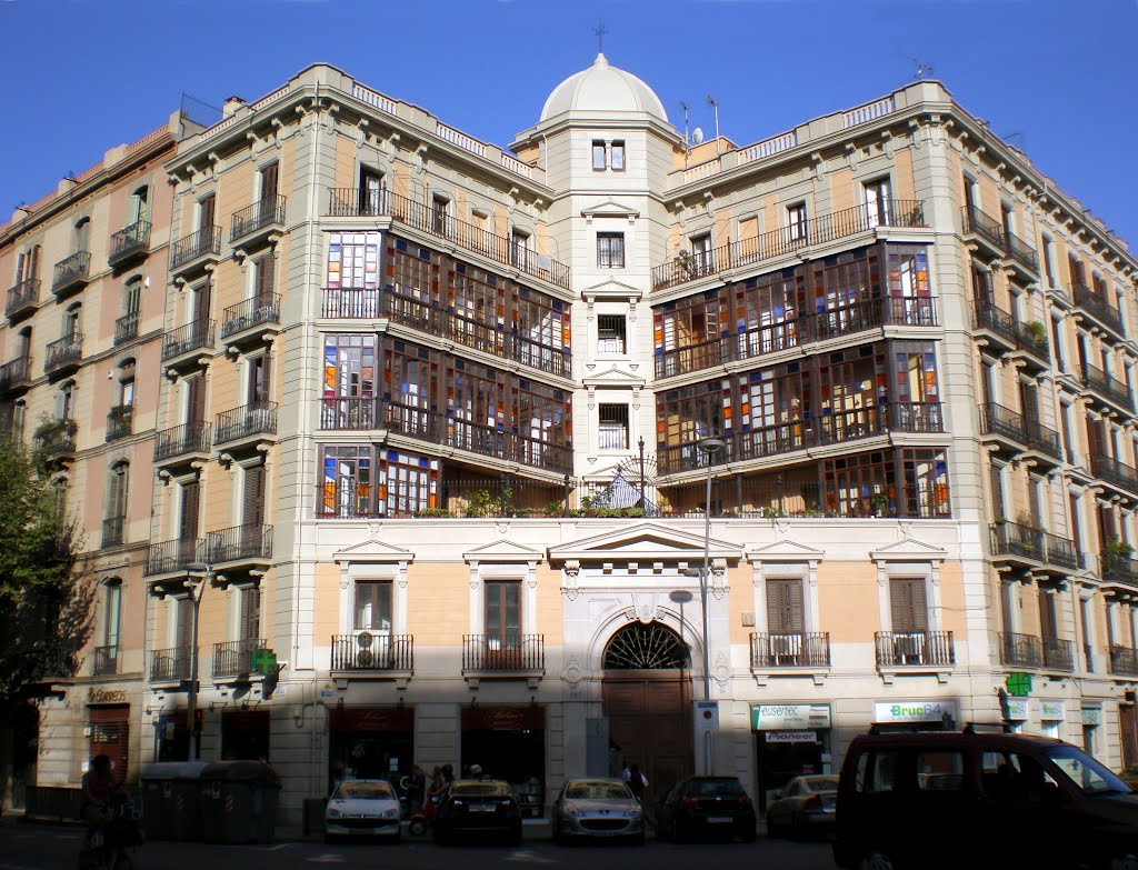 Sul - 	Casa Domènec Coll - Barcelona by santiul