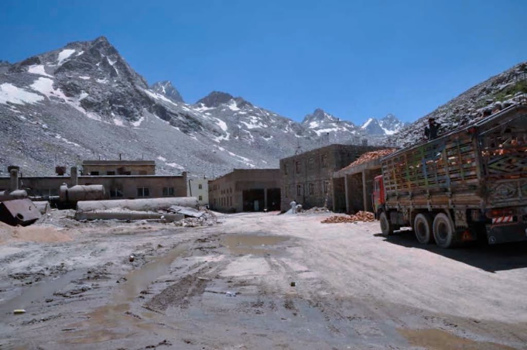 Salang Tonnel North side by Abdul Raqib