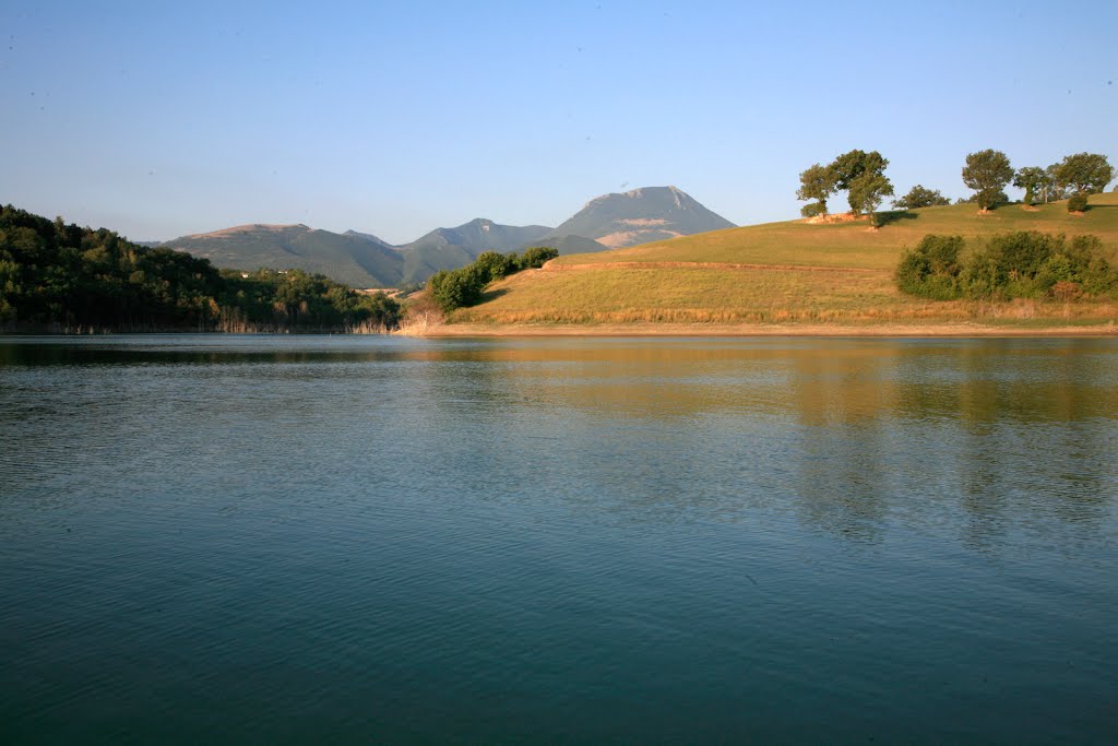 Lago di Castreccioni (MC) Apiro - Italy by Mauro.M