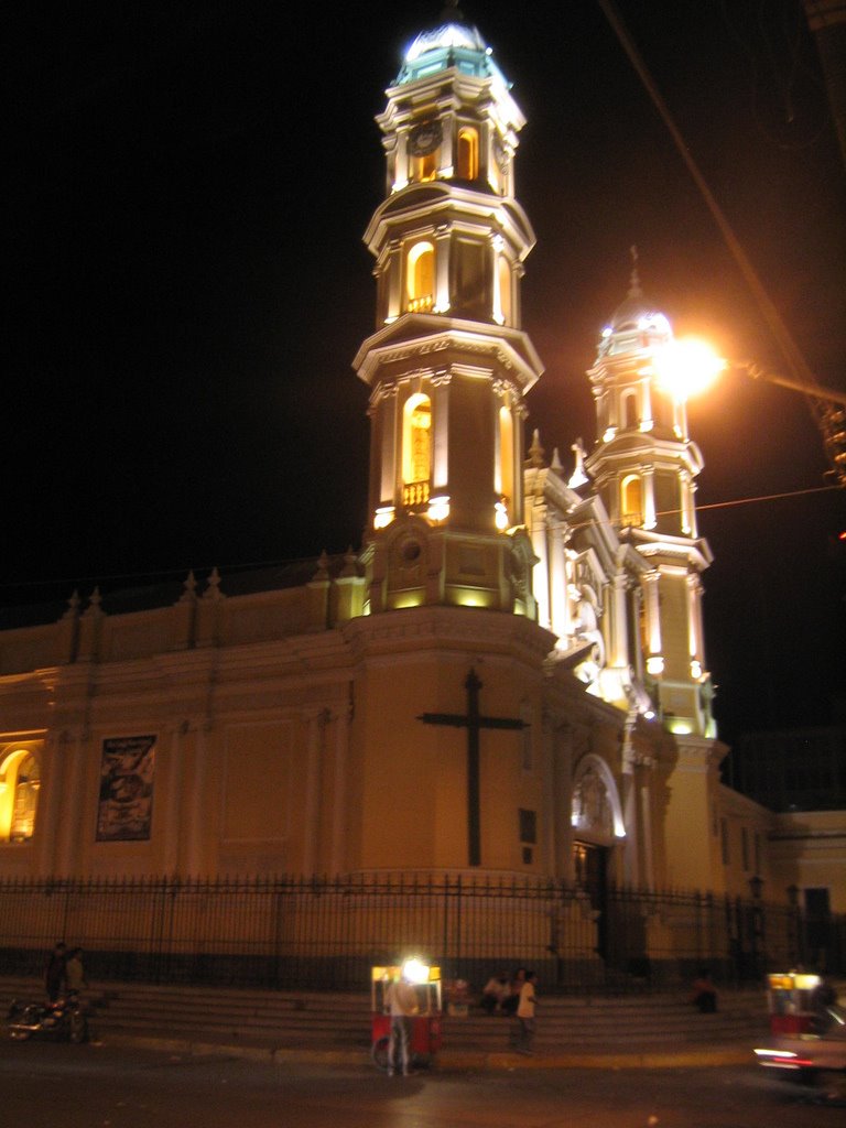 Catedral de Piura vista desde Heladería "El Chalán" by fernando_r