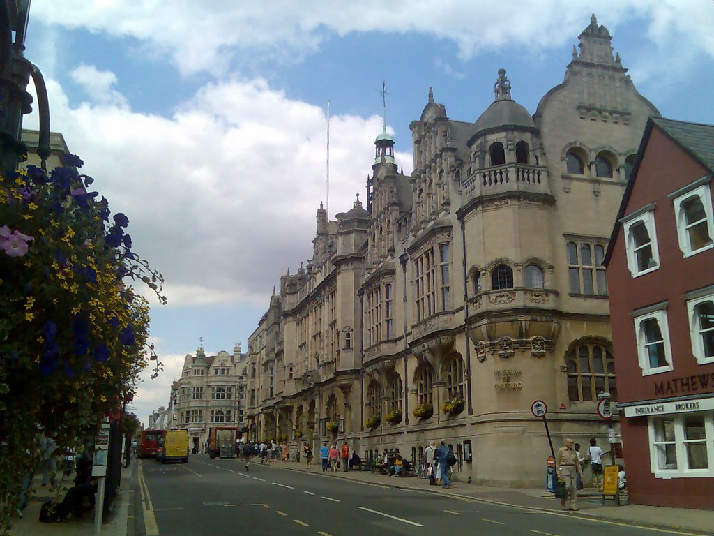 Town hall by Alvaro Romero Novas