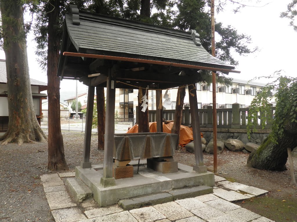 筑摩神社　手水舎　Tsukama shinto shrine by nkmroioikkkz