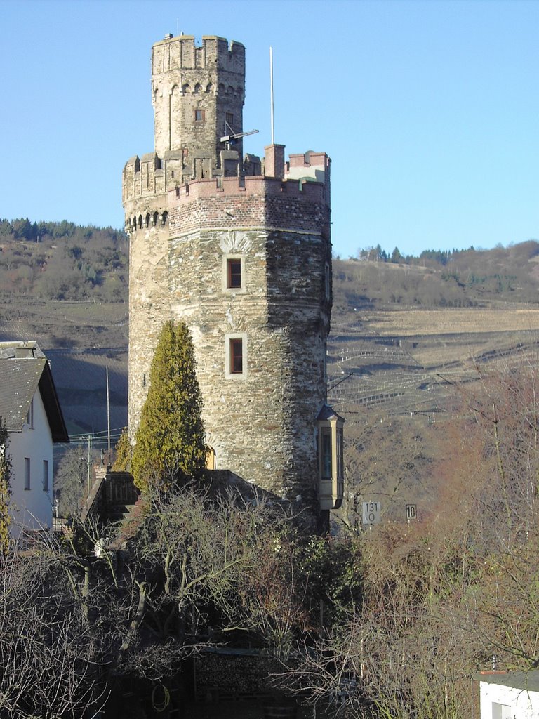 Turm in Oberwesel by wolf-vielbach