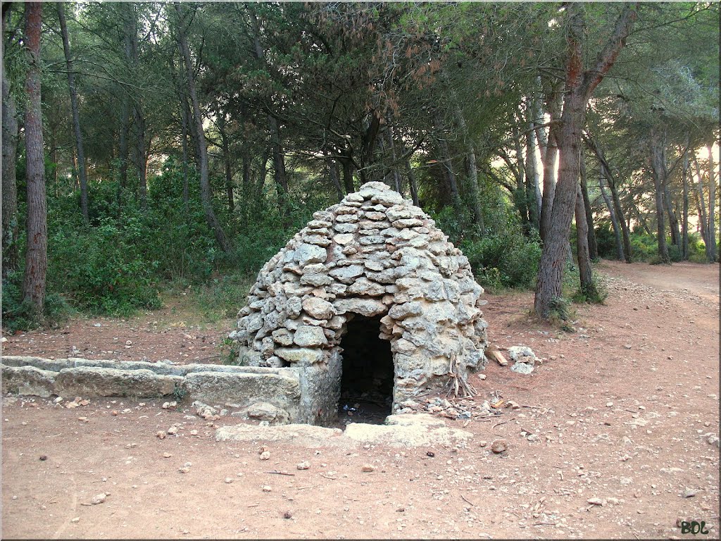 Borie du Languedoc by Joël Duperrier