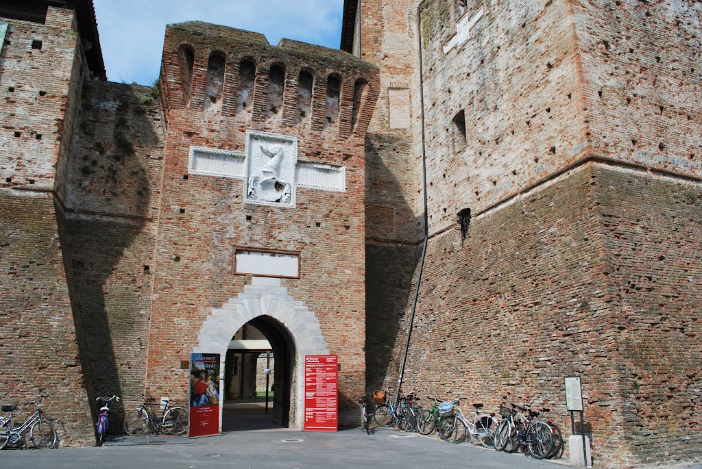 Rimini Castel Sismondo...immancabili bici... by GIORGIA