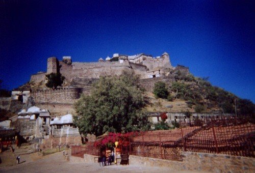 Khumbhalgarh Fort by Viajero