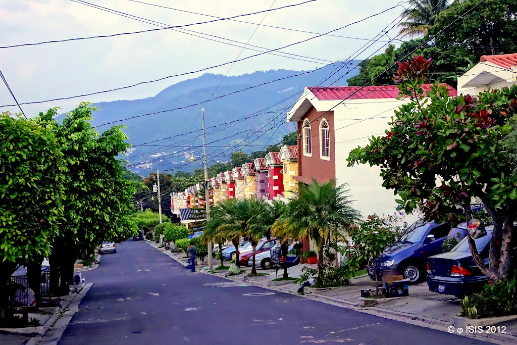 Cumbres de San Francisco ► Our Street ► San Nicolas ► El Salvador C.A. by Easy Street Images ©