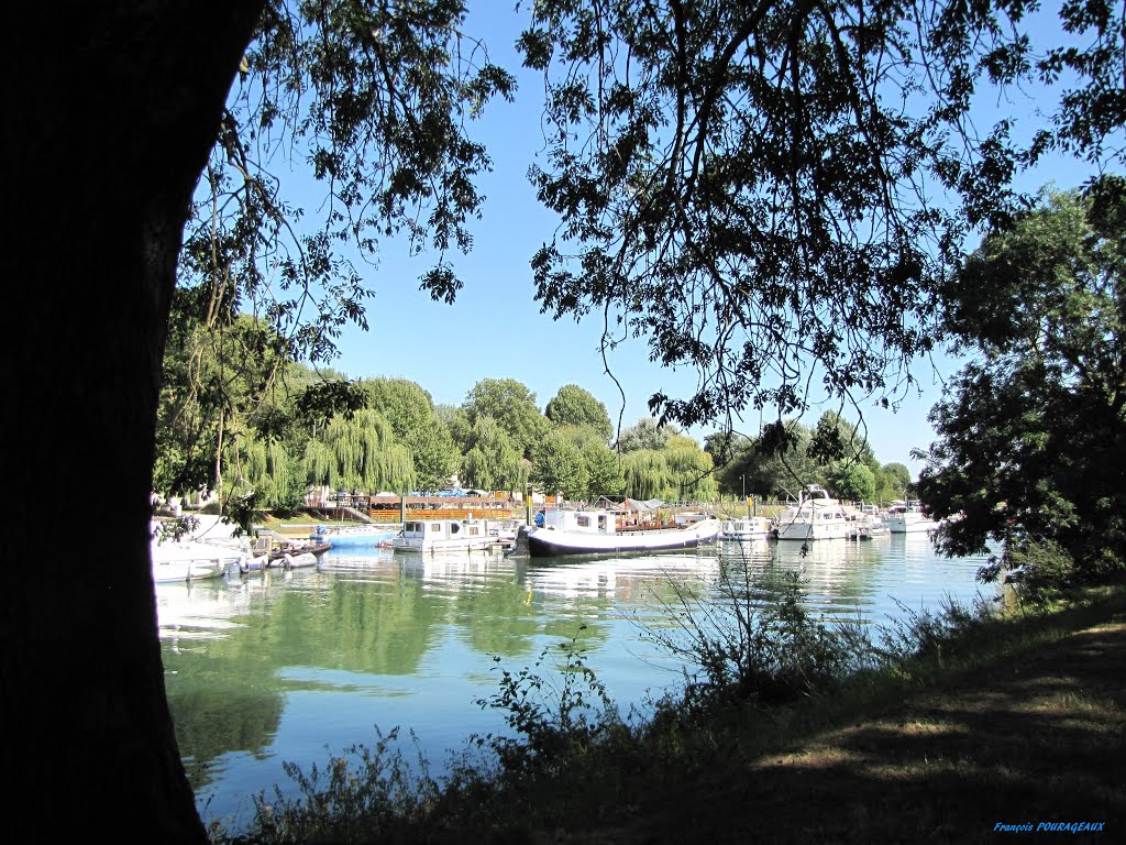 Port sur la Marne, Neuilly sur Marne, 2012 by francois pourageaux