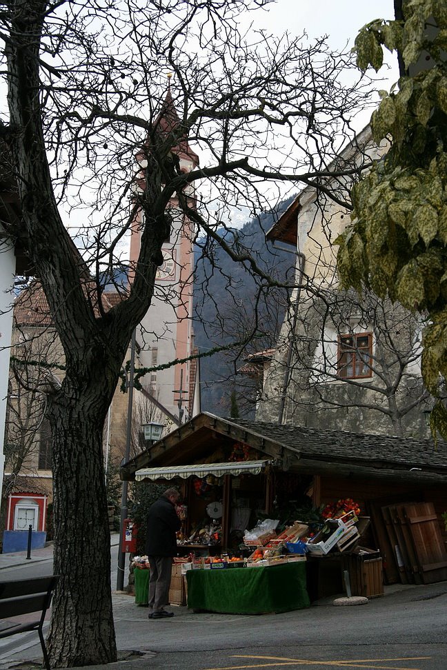 Dorf Tirol by Robert Radesic