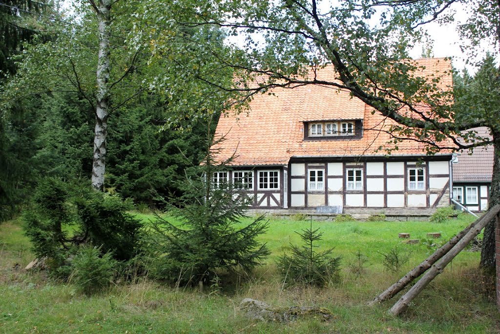 Forsthaus Hanneckenbruch by Stephan Meisel