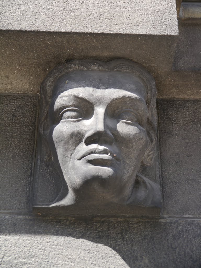 Mechelen - huis op hoek Van Benedenlaan/Willem Rosierstraat by heidijnssns