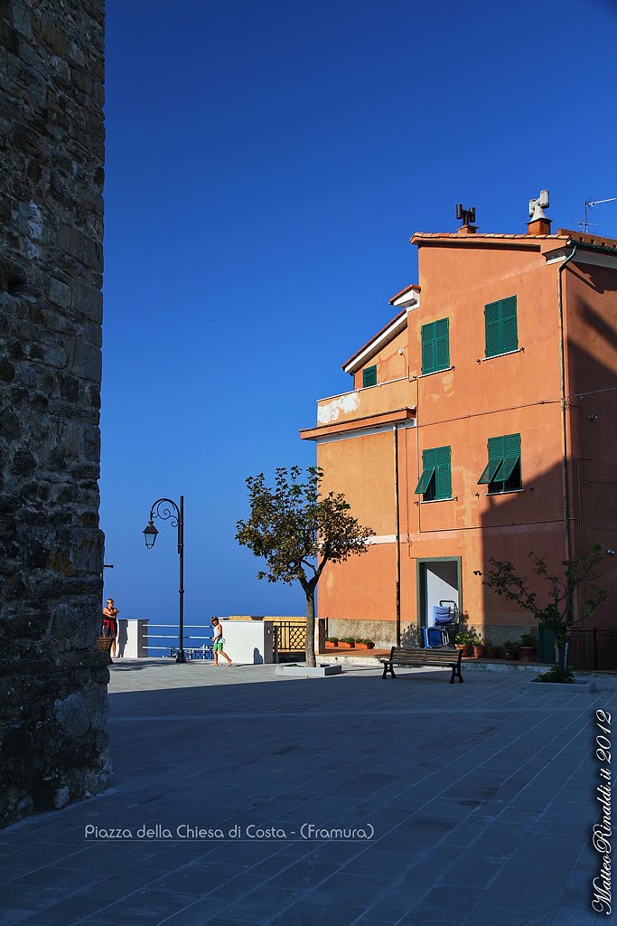 Piazza della chiesa di Costa (Comune di Framura, Liguria) by Matteo Rinaldi.it