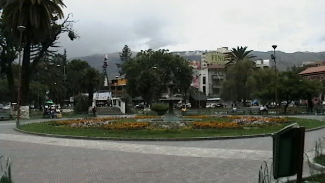 Plaza Colon 1 by Oscar Gutierrez G.