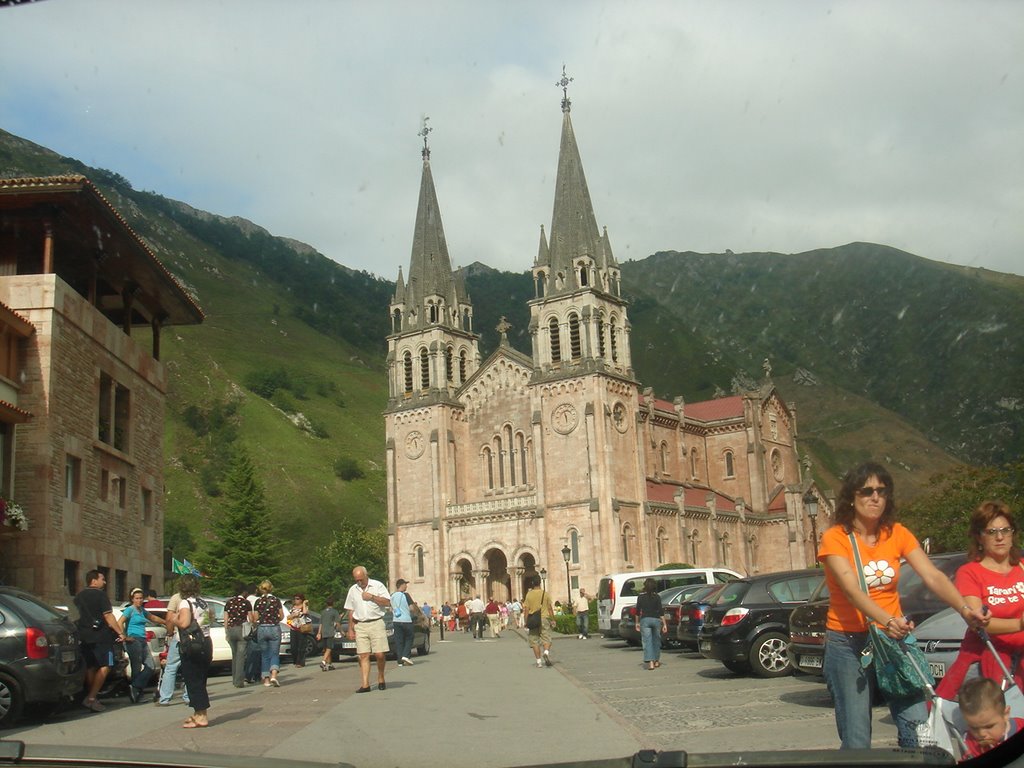 Basílica de Covadonga by Javi Riva