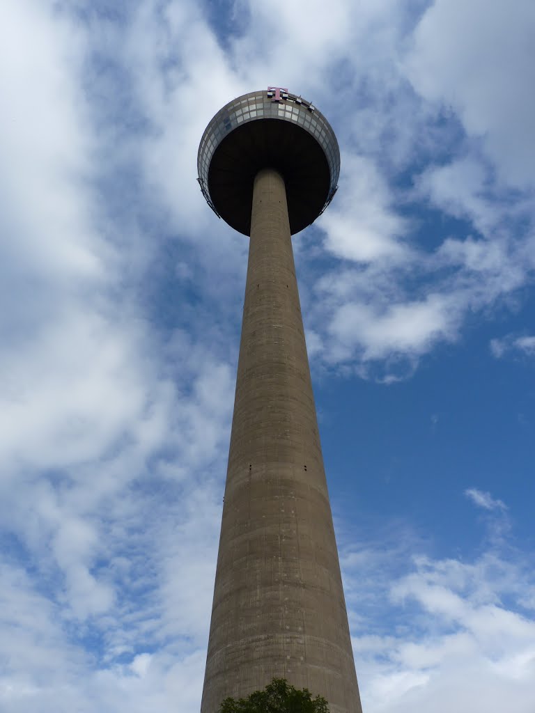 Cologne - Tour Colonius (2012) by greg-007