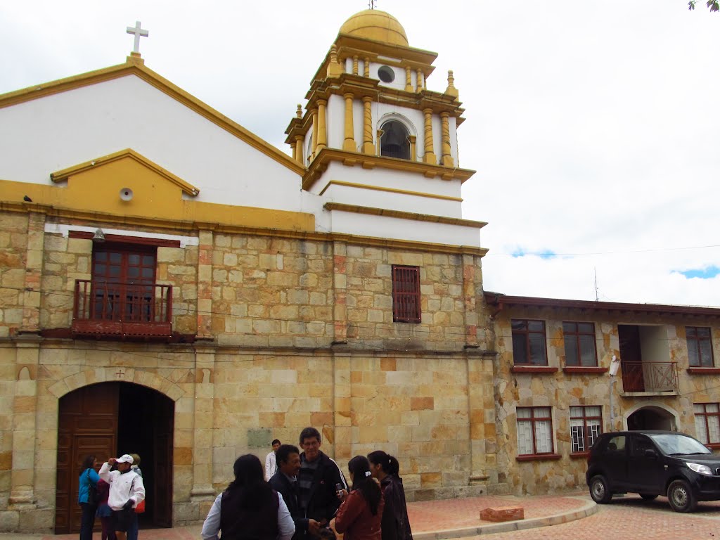 IGLESIA DE COTA by FABIO PRIETO &