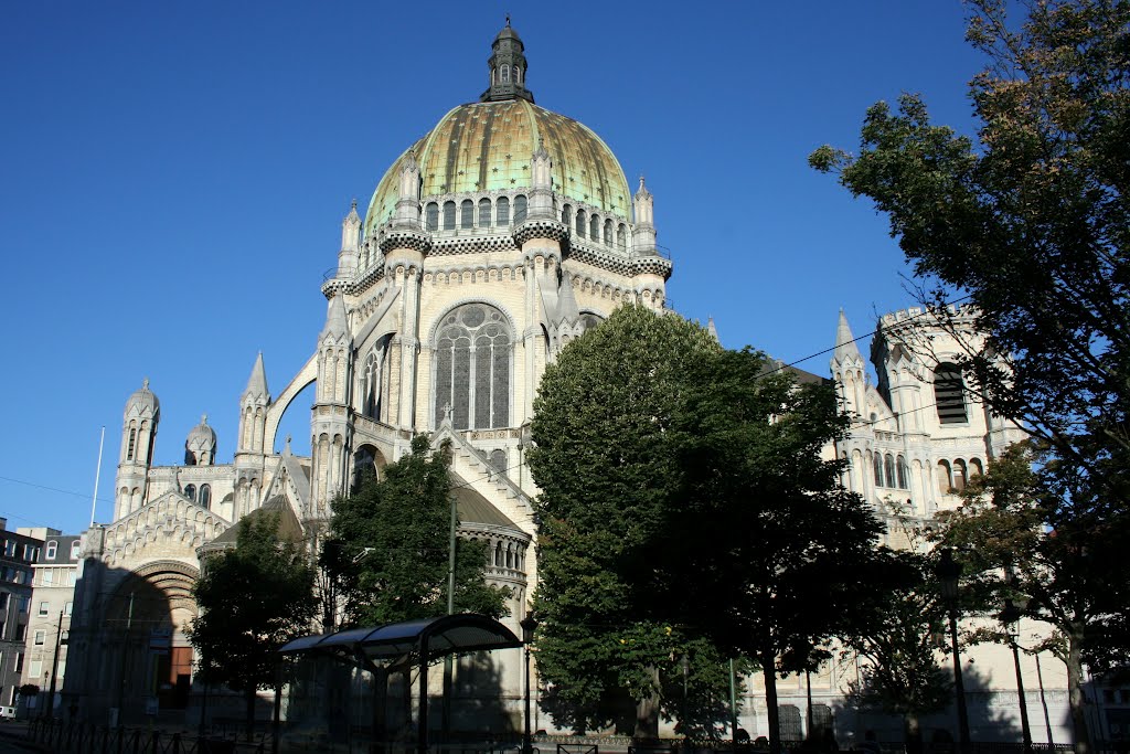 Sint-Mariakerk Schaarbeek by Pascal Van Acker