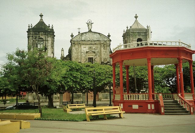 Iglesia parroquial de San Pedro. Rivas. Nicaragua. by Linda De Volder