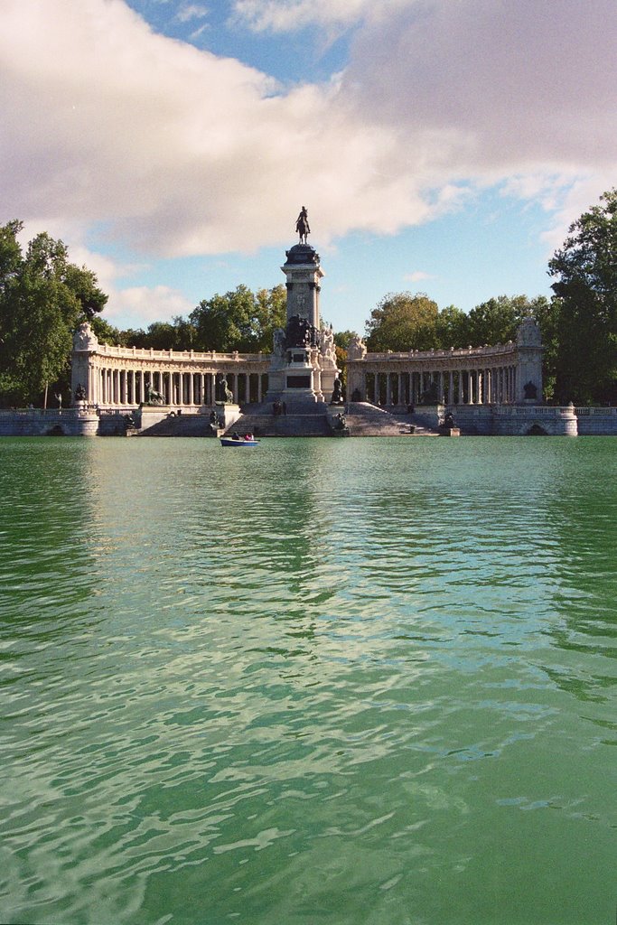 Estanque del Retiro by Jose A Leon