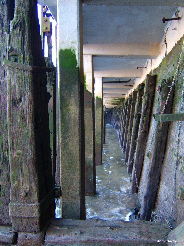 Shad Thames (© Buelipix) by Buelipix