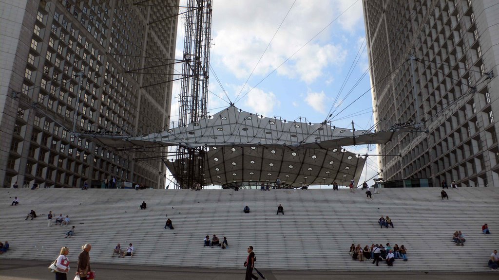 La defense Entrance by ALI FARNAM