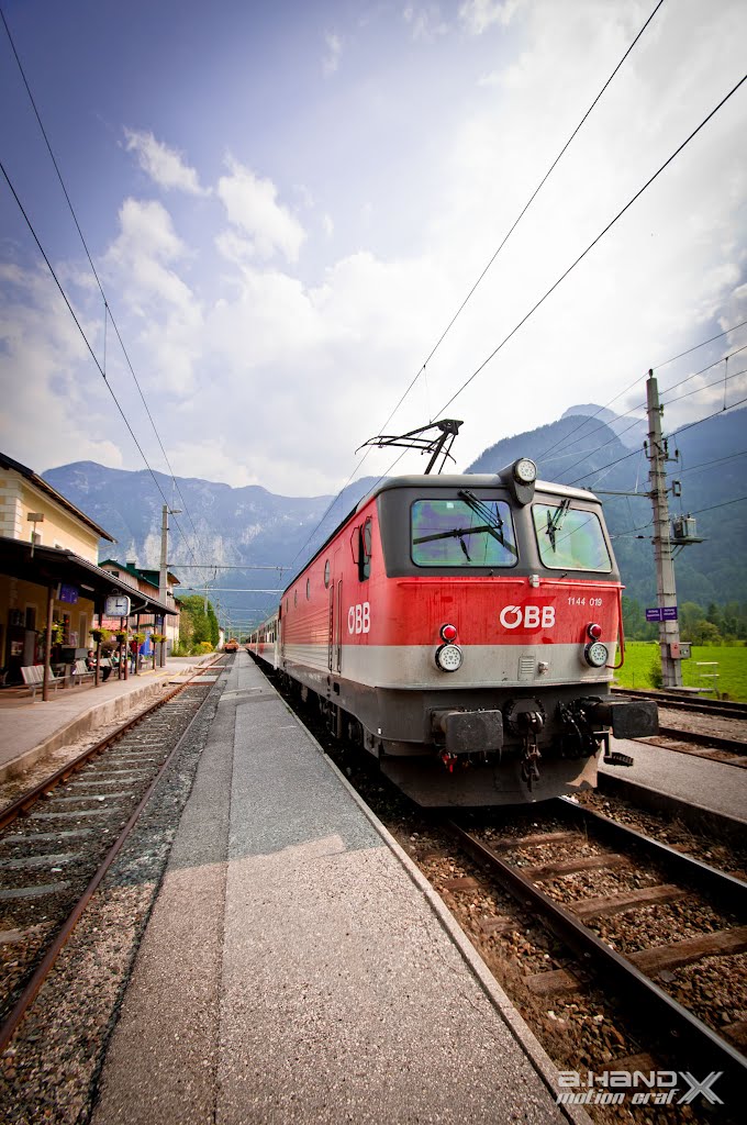 BR 1104 019 der Salzkammergut-Bahn by axking77