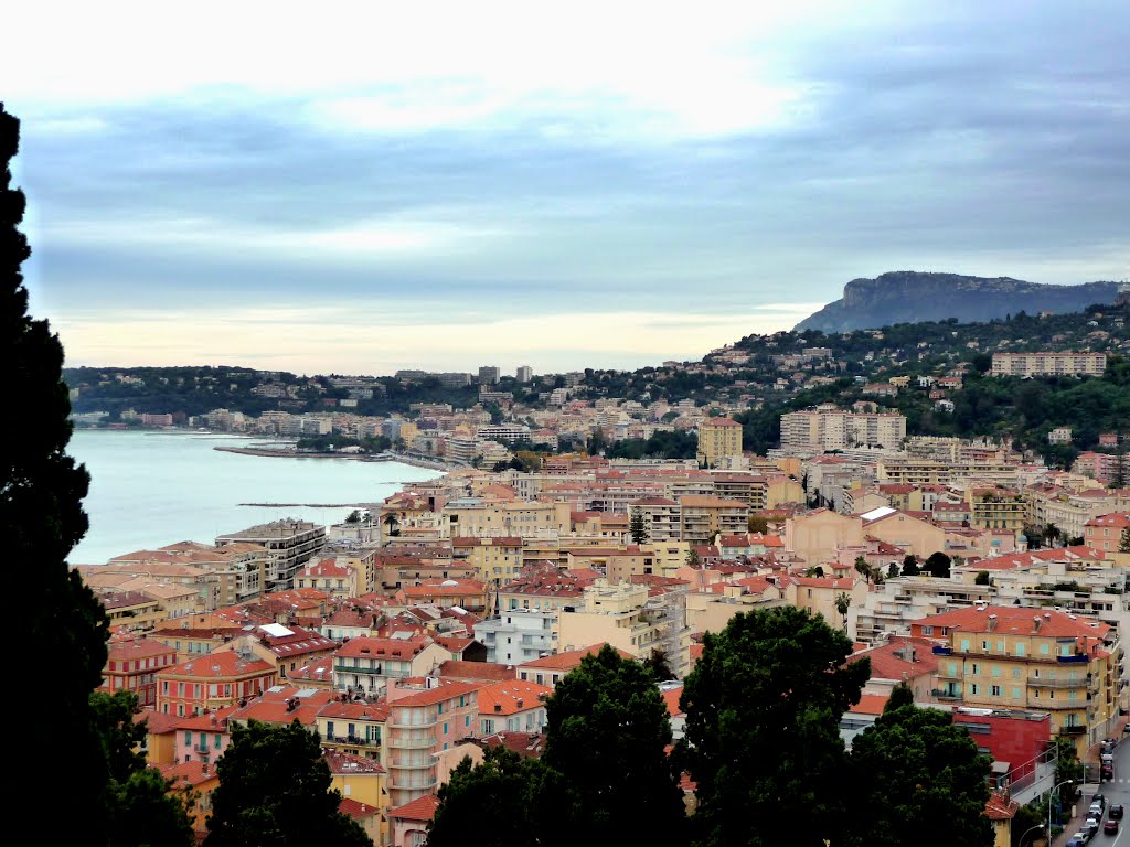 Panorama di Mentone dal cimitero (Francia) by Ilda Casati