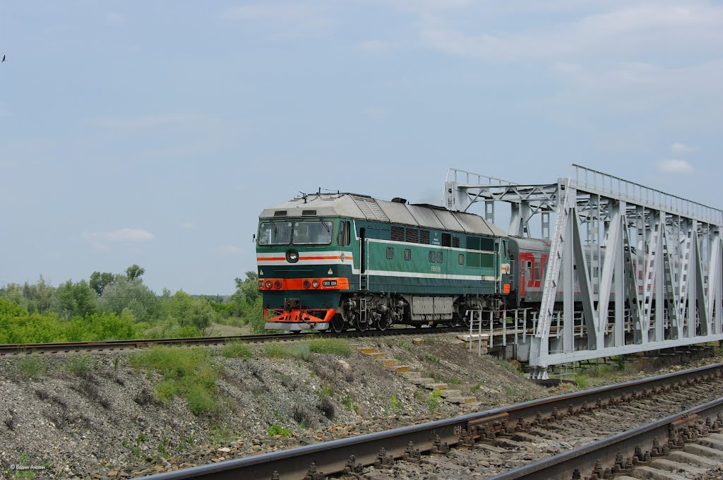 Diesel locomotive TEP70-0308 with passenger train on the stretch Oblivskaya - Chernyshkov by Vadim Anokhin