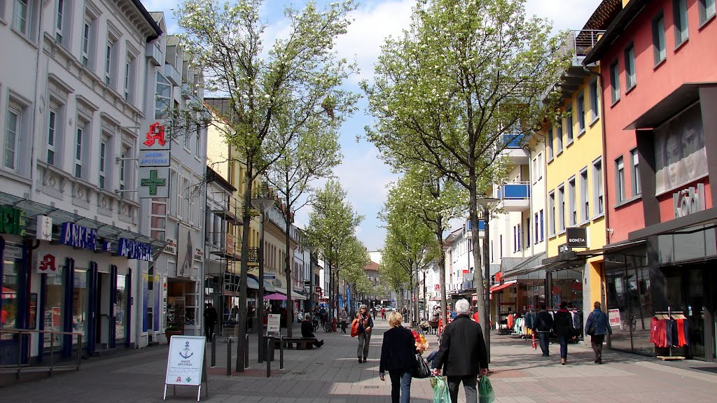 Fußgängerzone Hauptstraße by harald helmlechner