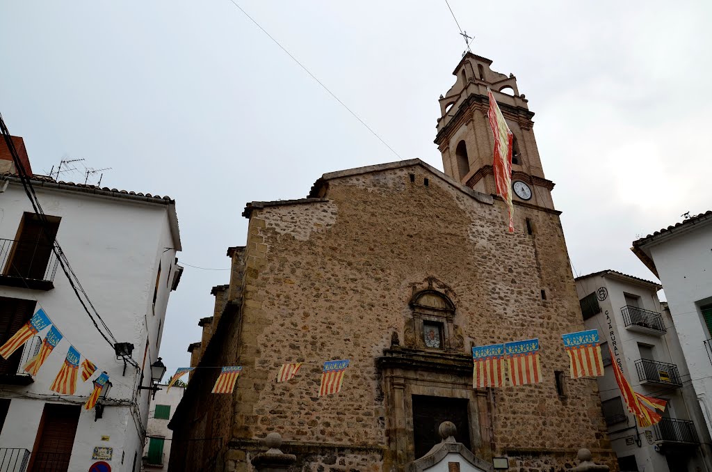 Iglesia de Montán by Dr. Carlos Rea Maldonado