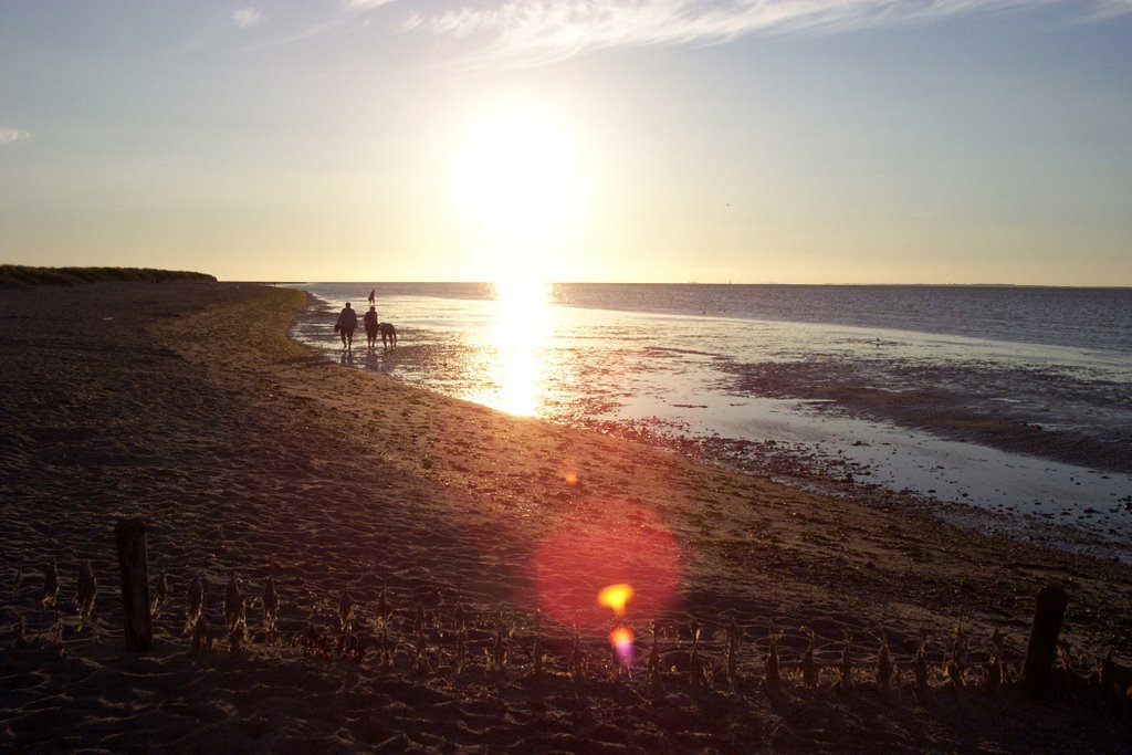 Traumstrand Schillig; Sonnenuntergang im Wattenmeer by MvdW