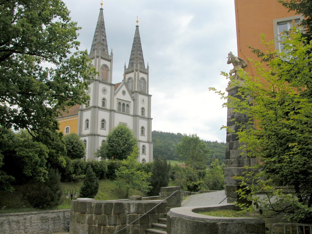 Kirche mit Schule by W.Rösler