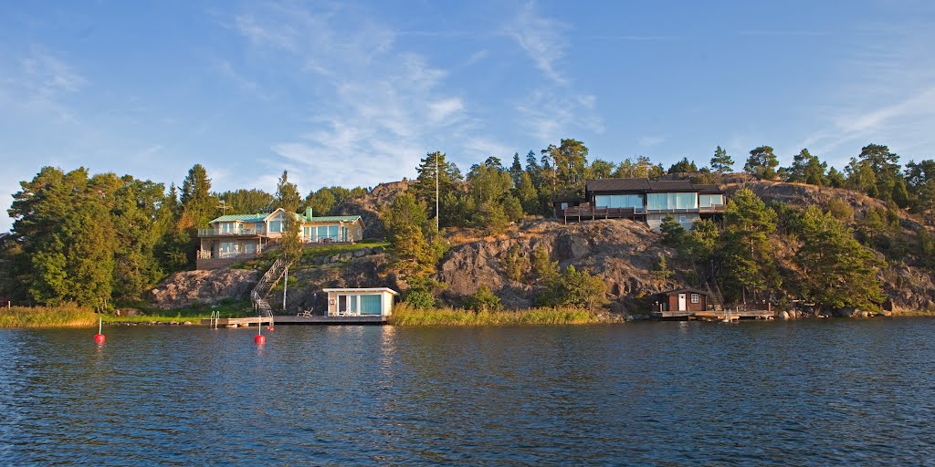 Fågelbrolandet Värmdö waterfronts September 2012 by BengtENyman